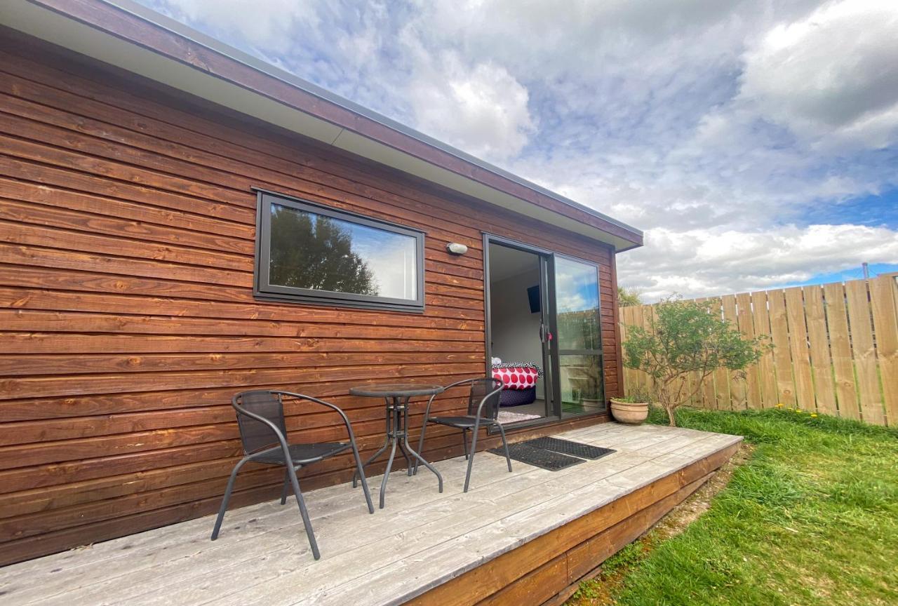 Lake Hawea Cabin With Mountain Views- Outdoor Bath! Eksteriør billede