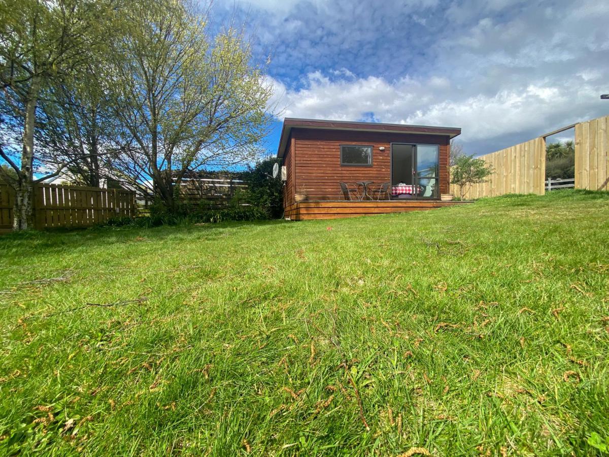 Lake Hawea Cabin With Mountain Views- Outdoor Bath! Eksteriør billede
